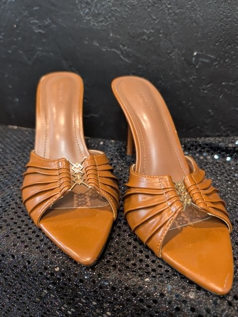 Brown iiimmu Heels W/ Golden Accents, W 7