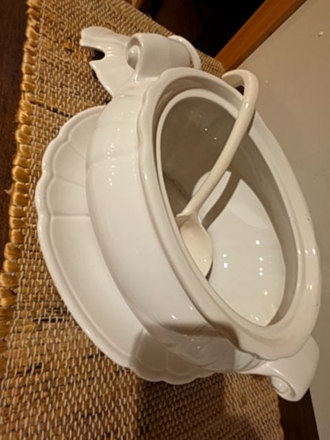 Loucarte- Portugal Soup Toureen with platter, lid, & laddle