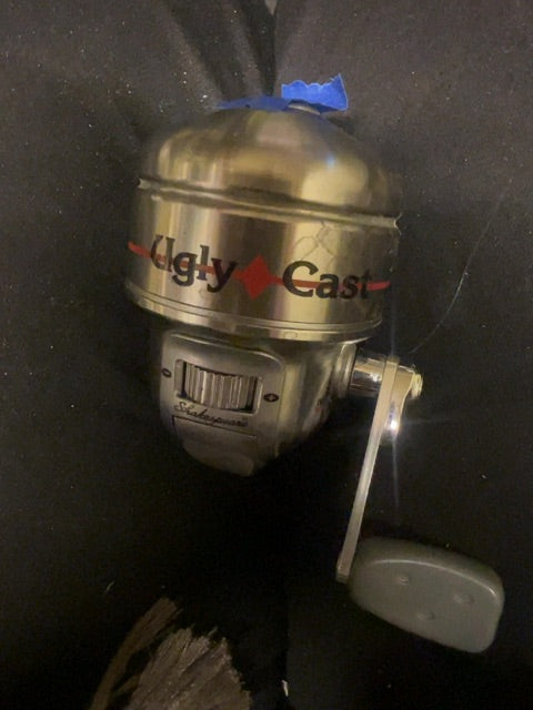 Shakespeare ugly cast fishing reel