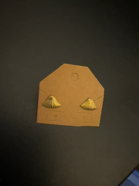 Goldtone scallop stud earrings