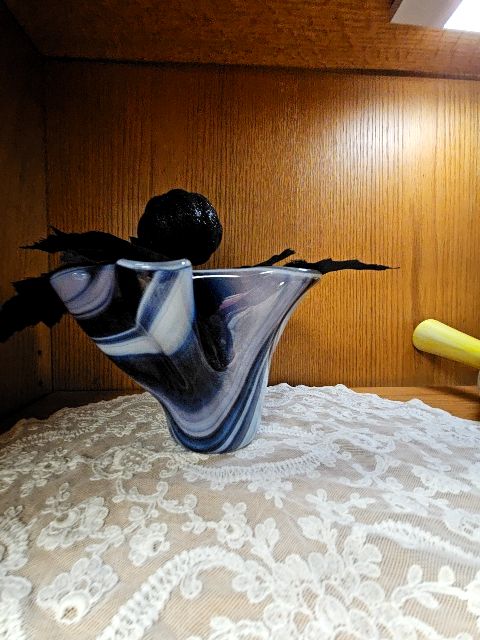 Art Glass Purple Blue Spiral Swirl Handkerchief Vase 4 1/2"