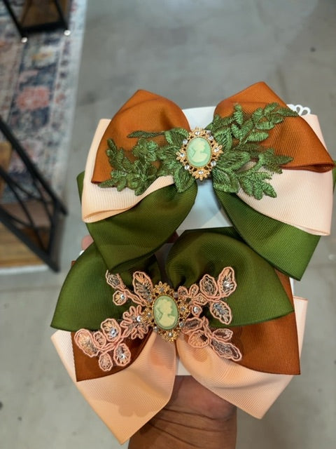 Green/ brown/ peach MysticalCreationsByMaira Cameo bow