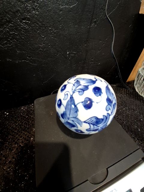 Porcelain Carpet Ball, 3"