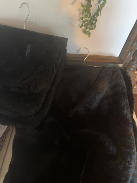 Black Magaschoni Home Faux fur throw and pillow cover set