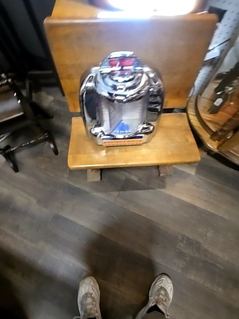 Silver CROSLEY Vintage mini camel joe cigarettes diner CR 10 jukebox Am an Fm radio and cassette player