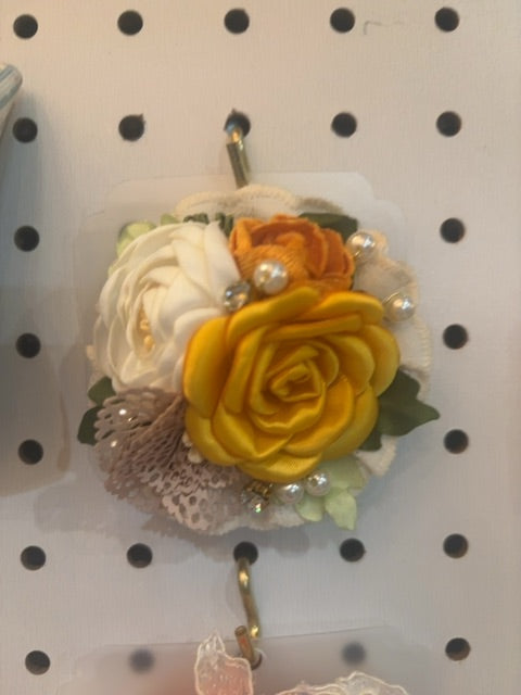 Floral clip (small)