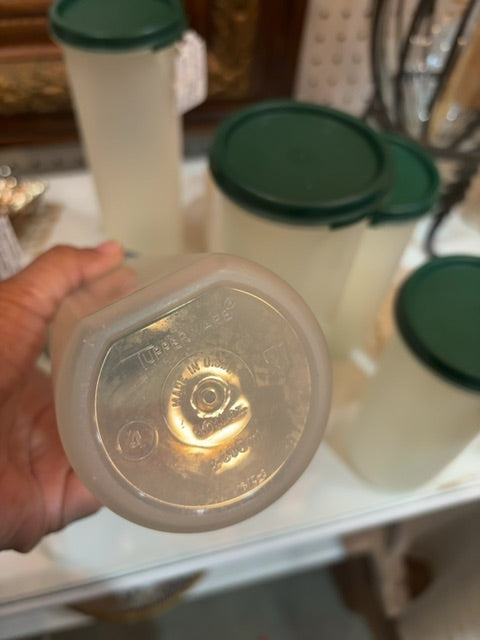 Hunter green Tupperware Modular round container 30oz., 30oz