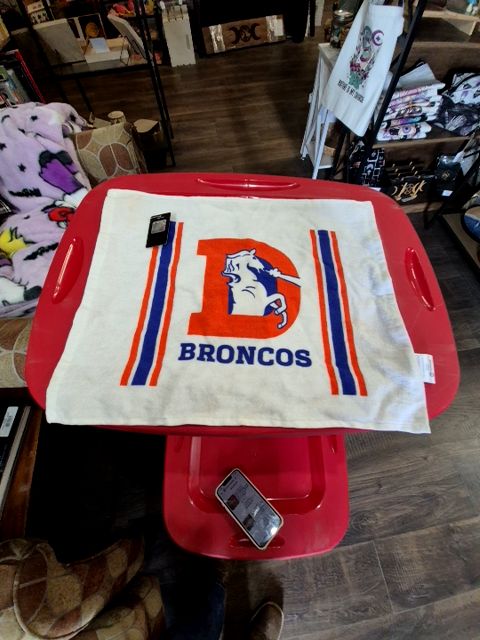 Bronco hand towel