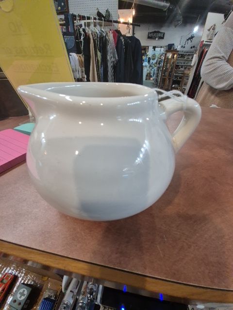 Ceramic creamer