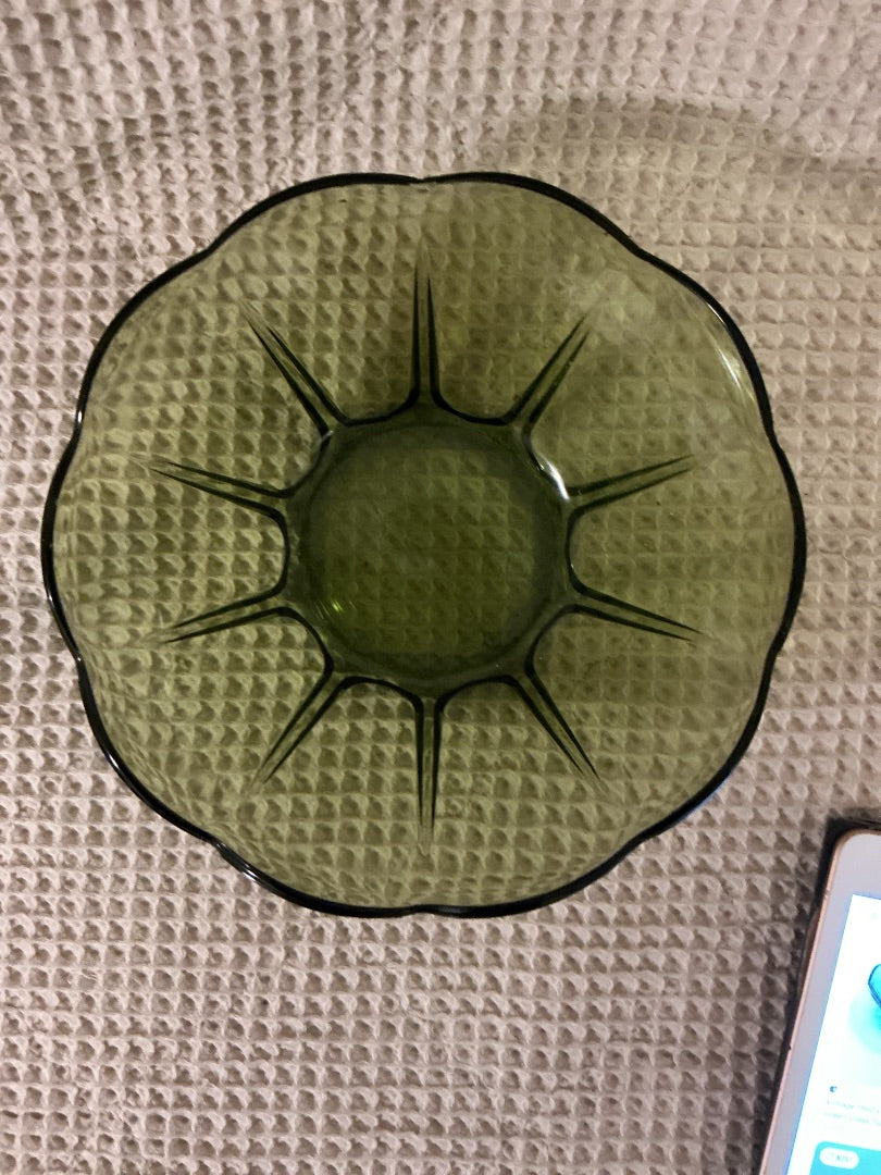 Green Anchor Hocking Vintage Avacado serving bowl, 7.25”