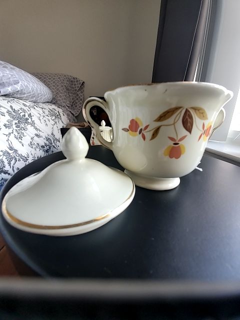 Autumn leaf Halls superior china Covered sugar bowl