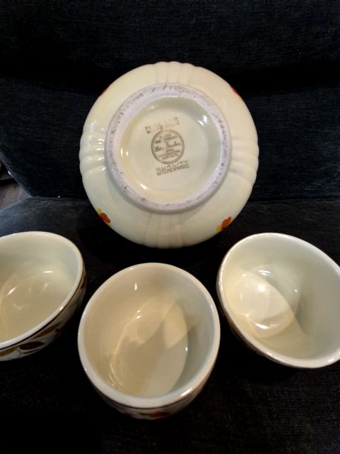 Autumn Leaf w/Gold Trim Hall's Jewel Tea Mixing Bowl w/3 matching sm bowls, 4 pc. Set,, 7.5" Diameter, 3.5" Diameter