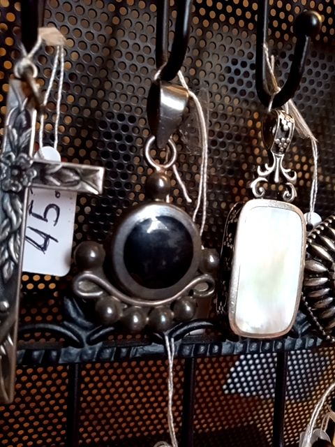 Vintage sterling silver & onyx pendant with balls & swirl