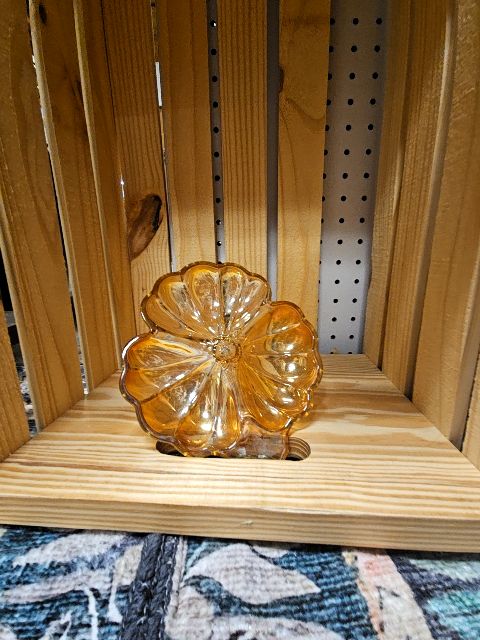 Vintage Marigold 3 leaf clover dish 1950 LR