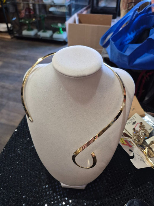 Gold toned choker