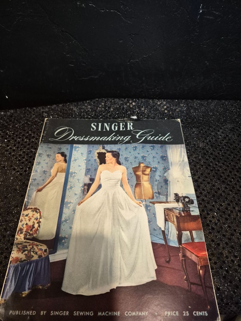 Vintage Singer Sewing Dress Making Guide 1947