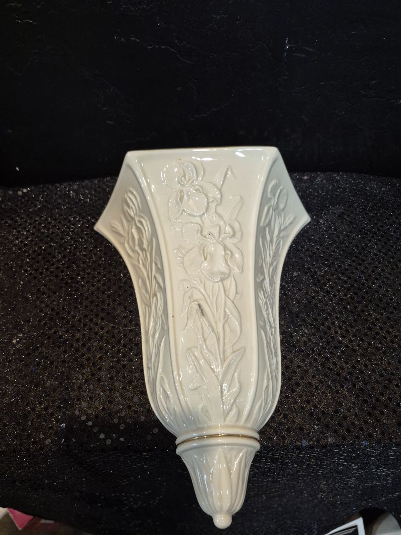 Lenox Masterpiece Collection Iris Wall Hanging Vase
