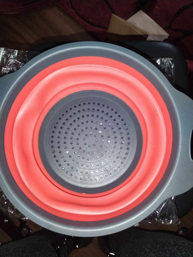 Red & Dark Gray  Collapsible Colander, Medium