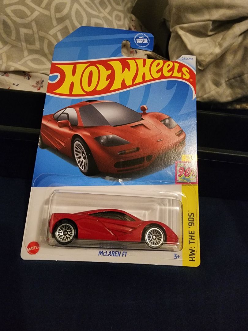 Red  HotWheels: McLaren F1