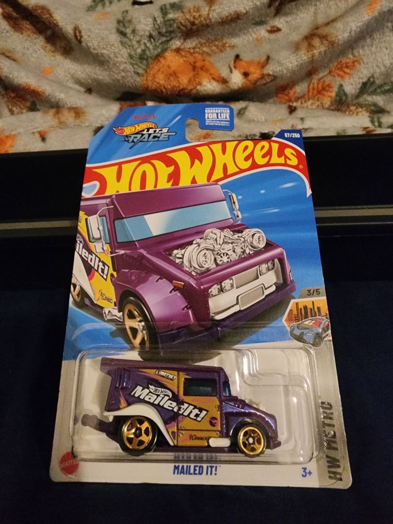 Purple  HotWheels: Mailed It!