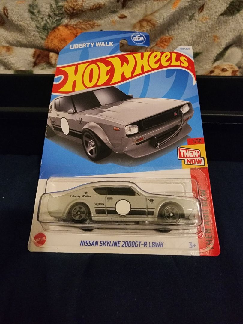 Gray  HotWheels: Nissan Skyline 2000GT-R LBWK