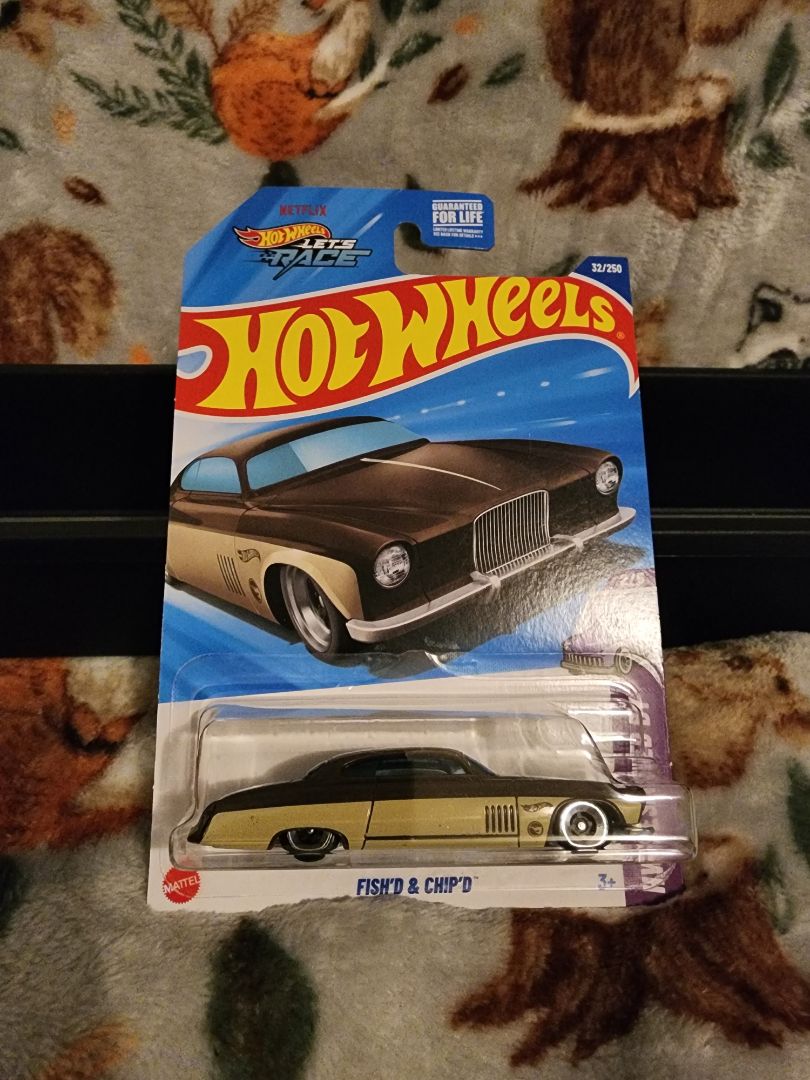 Brown & Beige  HotWheels: Fish'D & Chip'D