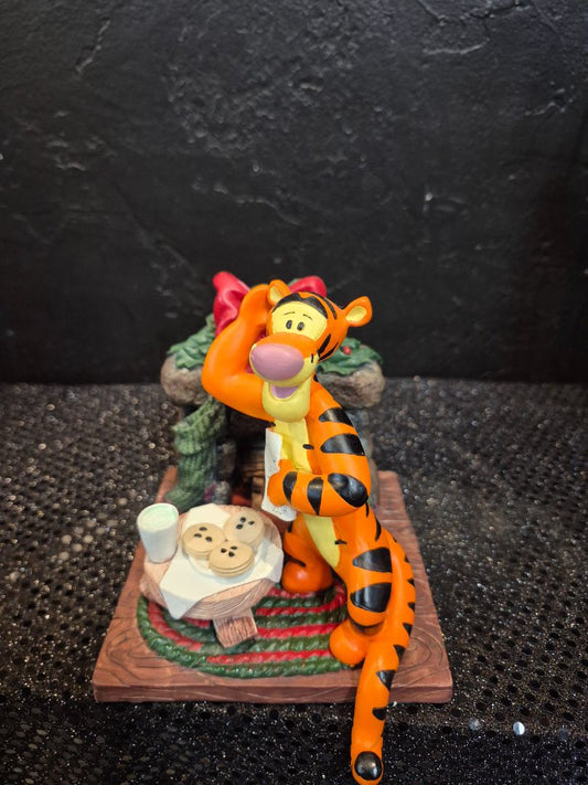Vintage Disney Winnie the Pooh Tigger Christmas Holiday Resin Stocking Holder