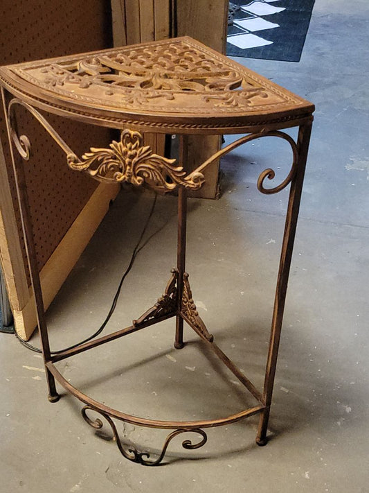 Brown  Corner Metal Plant Stand