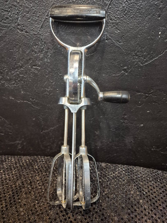Vintage Best Egg Beater Manual Crank