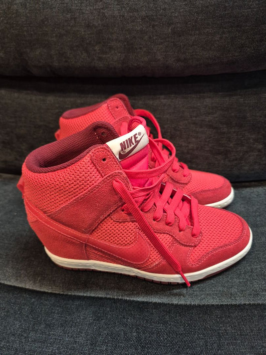 Nike Hidden Wedge Red size 6.5