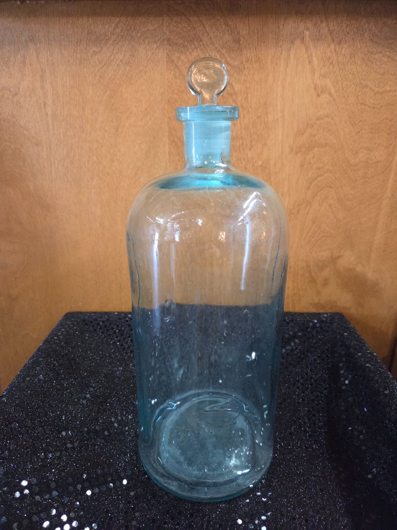 Antique WT & co Late 1800 11.5 Green Embalming Bottles