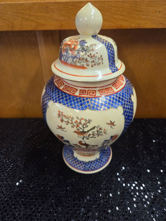 Vintage Japanese Imari Porcelain Ginger Jar