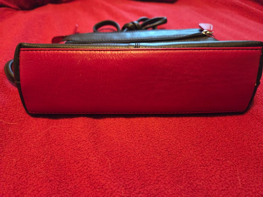 Black W Red Rose NY NY BlackW/Rose Leather Purse, Medium