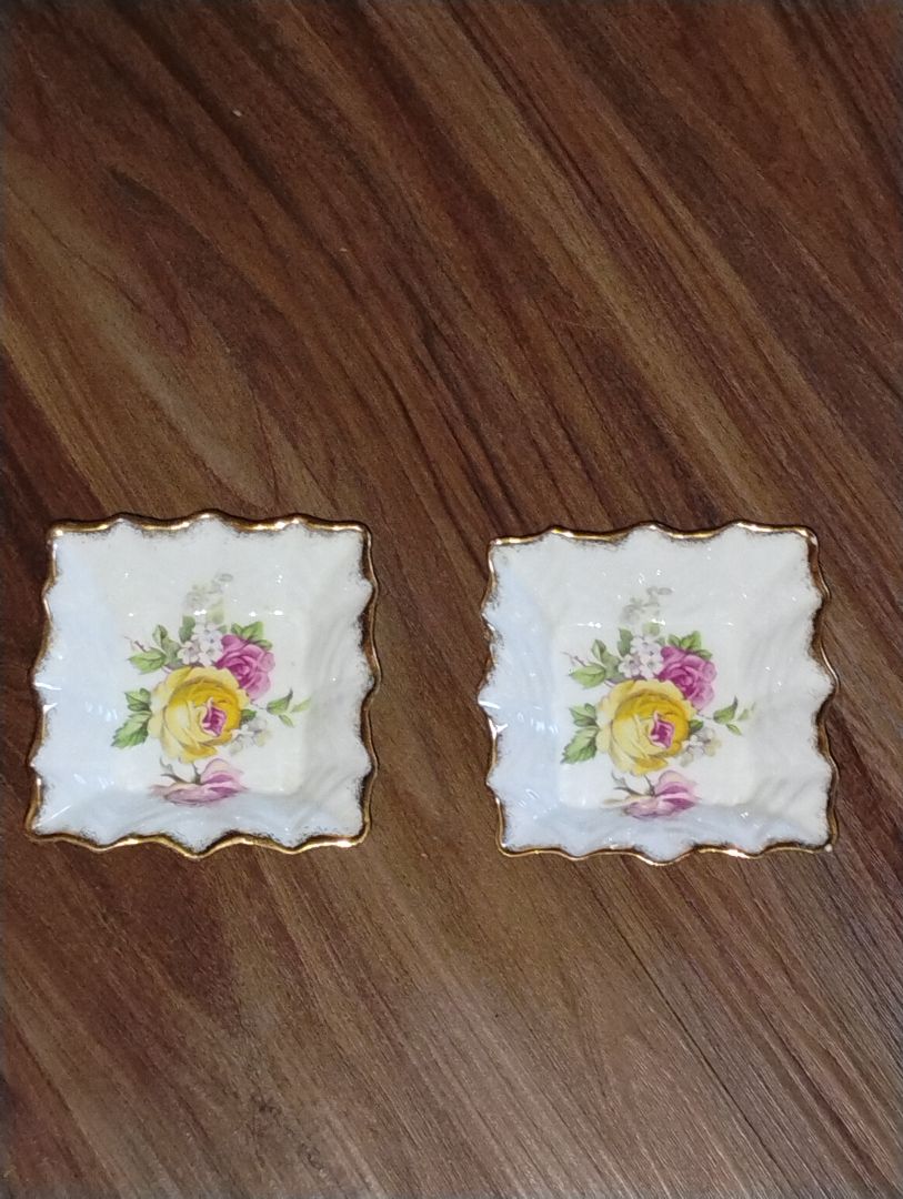 Floral  Queen Anne Fine Bone China, Small Trinket Size