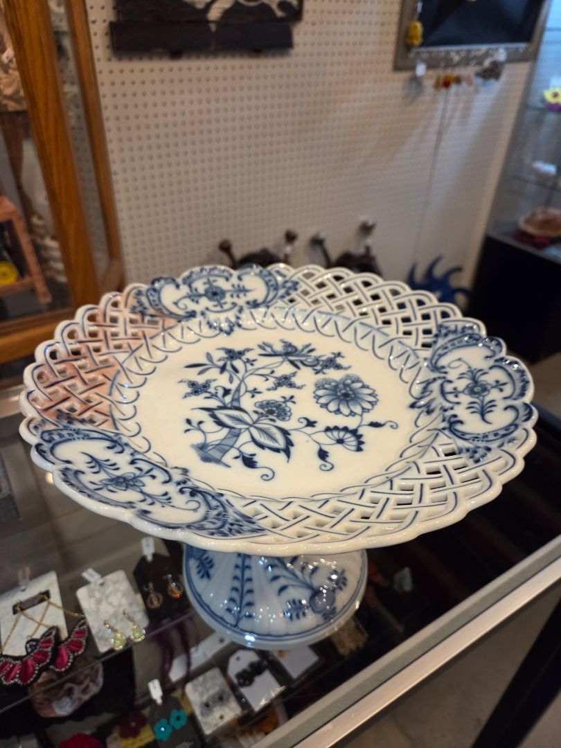 Meissen Blue Onion Reticulated Serving Dish