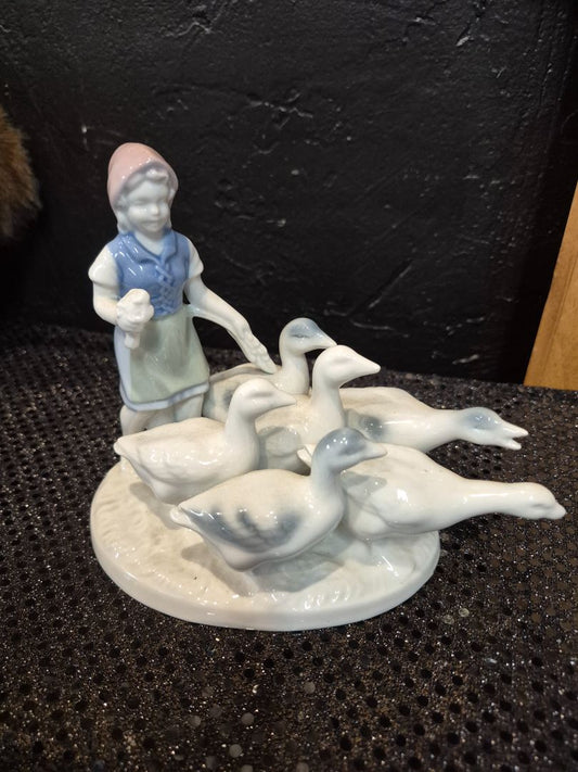 Gerald Porzellan Bavaria Porcelain Figurine Girl Herding Geese