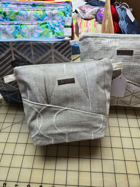Cosmetic Bag Lined-Medium
