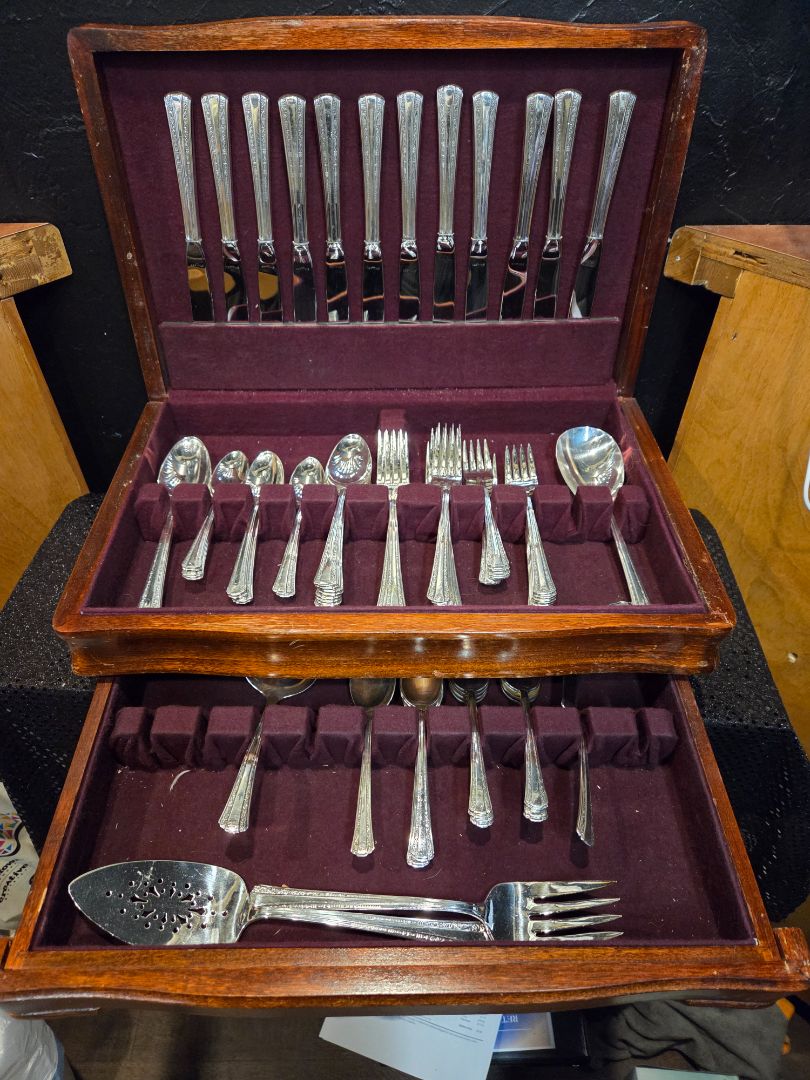 Vintage International Silver Co. Flatware set