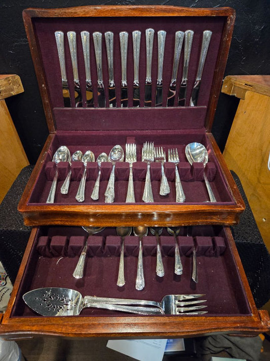 Vintage International Silver Co. Flatware set