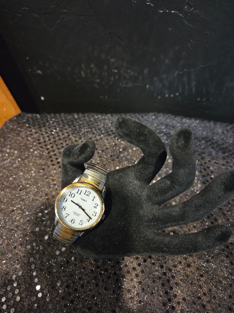 Watch Quartz Timex Indiglo Gold/white face wr30m