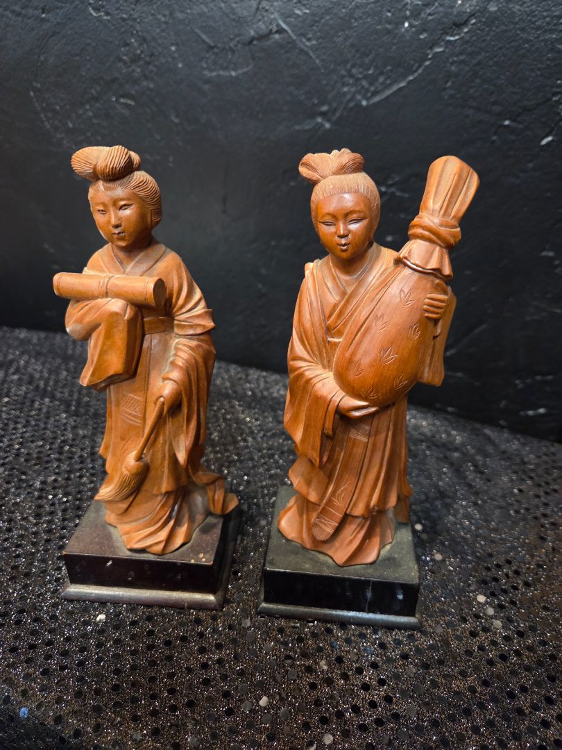 Vintage Chinese Carved boxwood Figures set of 2