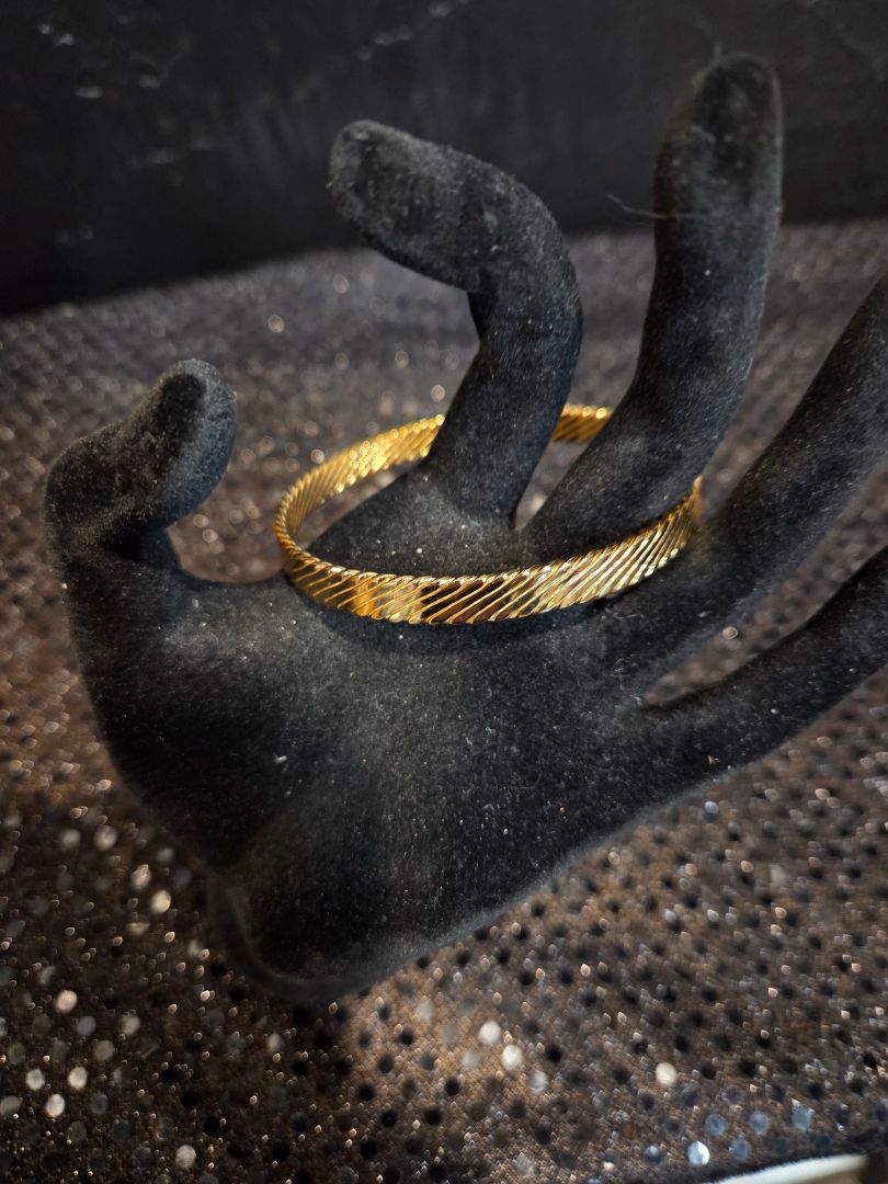 Vintage Monet Gold Toned Bangle Bracelet