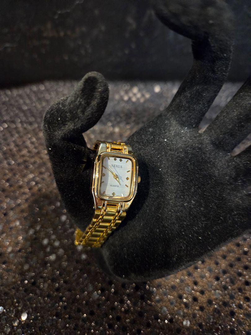 Watch Quartz Nexus Women's Watch