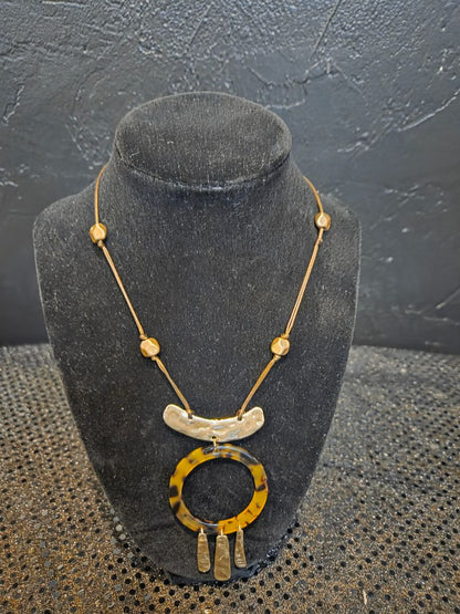 Jewelry Gold Toned Hammered Metal and Tortoiseshell Geometric Pendant and Earrings