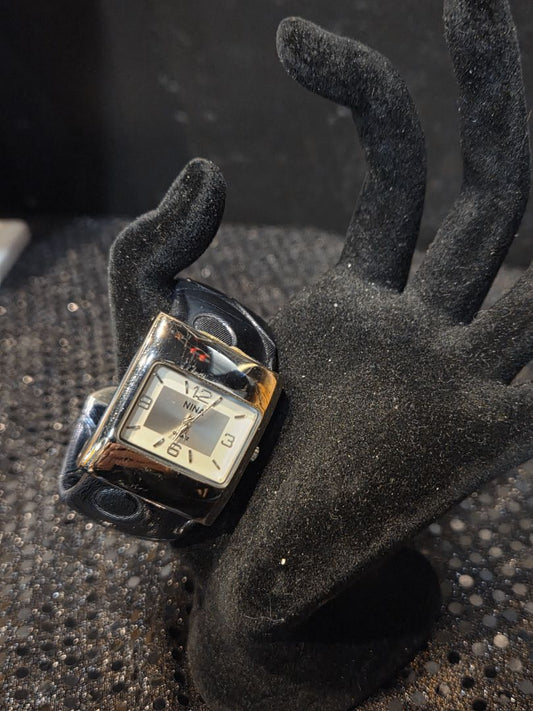 Watch quartz Nina Cuff