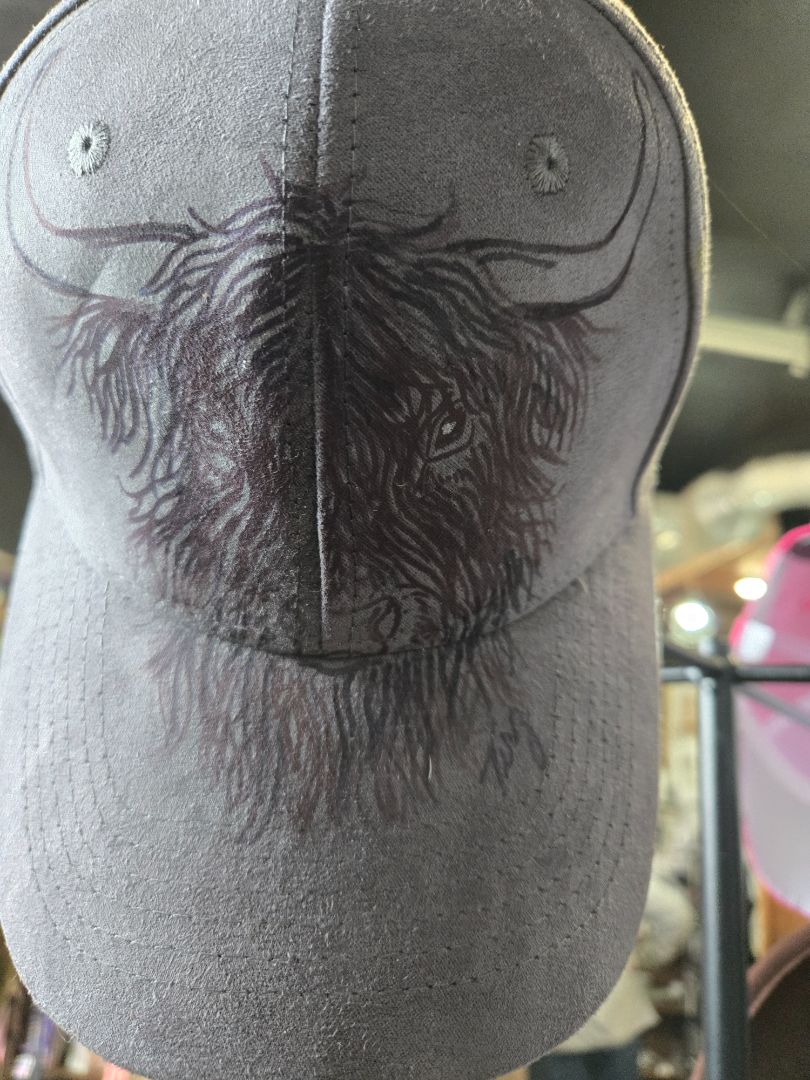 Ballcap highland cow