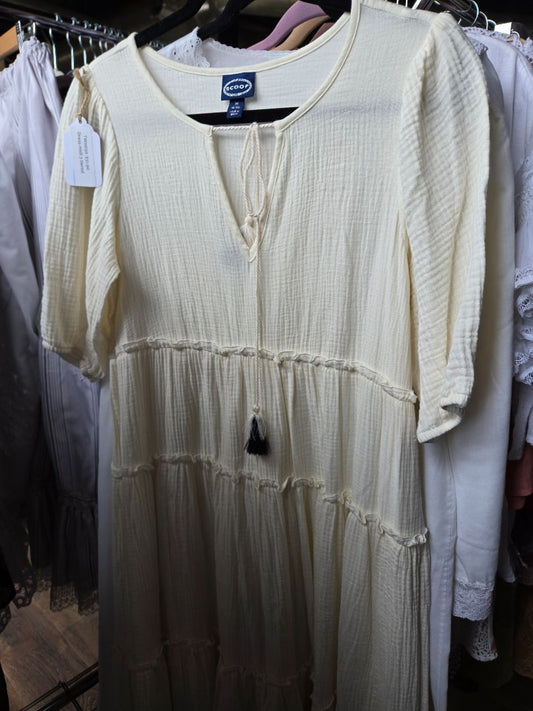 Dress cream 3/4 sleeves scoop