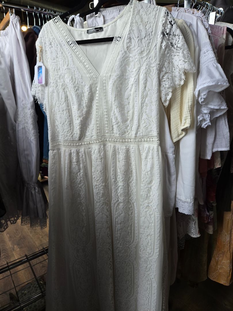 Dress white lace capped sleeves