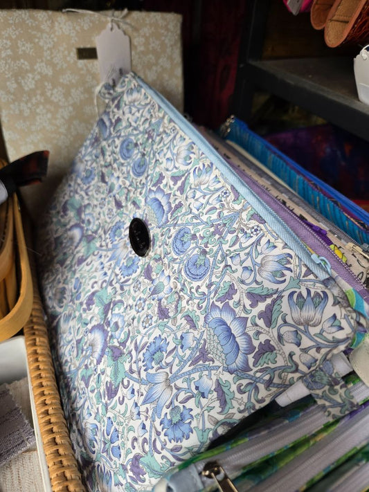 Flat pouch blue