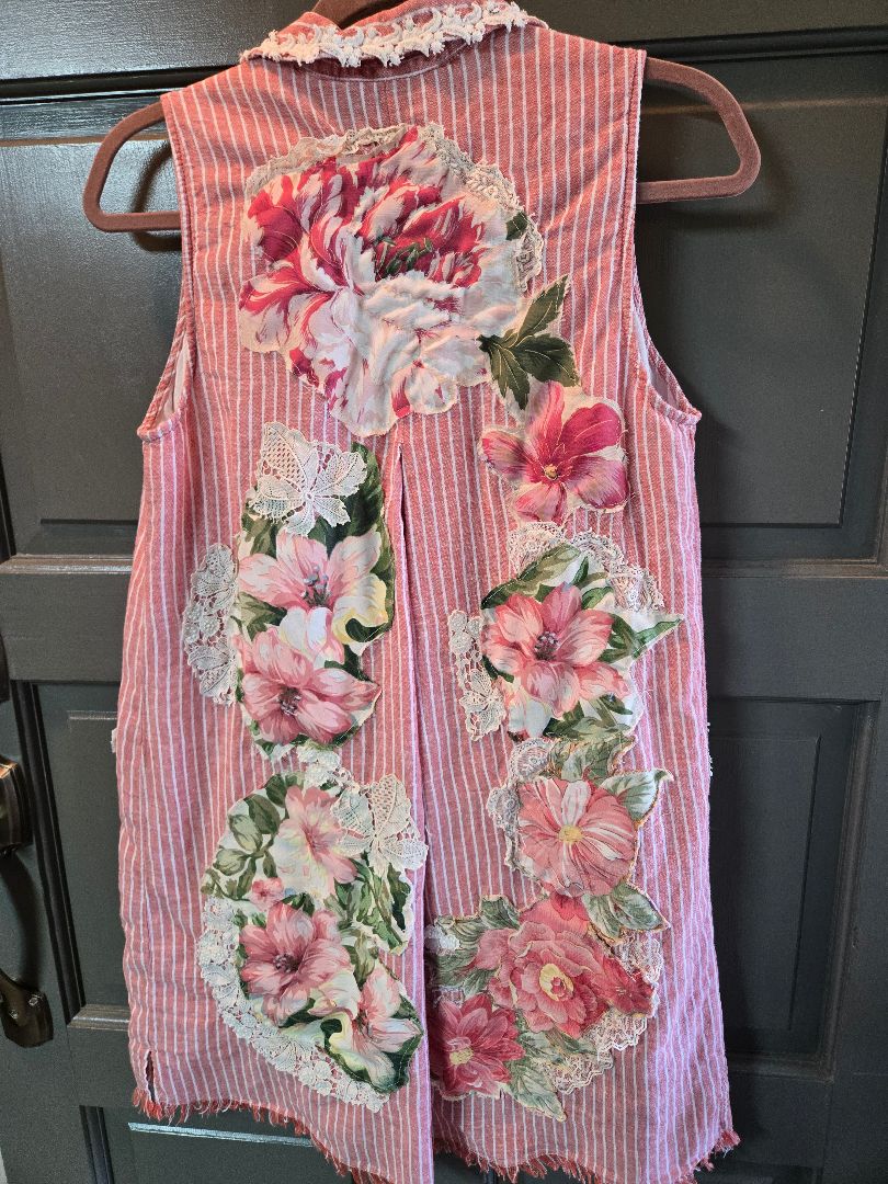 Duster rose floral w lace, small